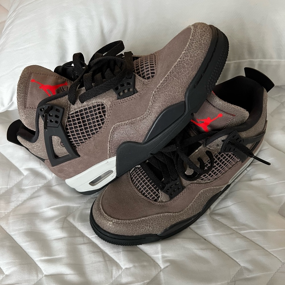 Air Jordan 4 “Taupe Haze”